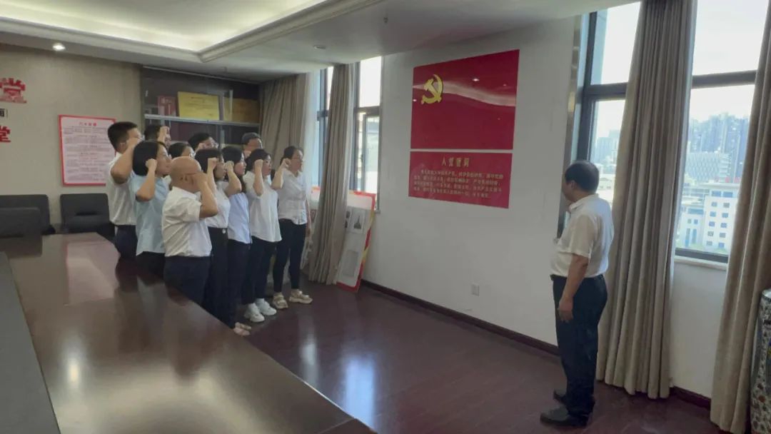 南昌市1xBET集团喜迎七一 庆党华诞